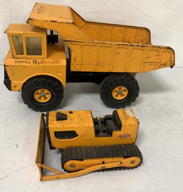 Tonka Hydraulic Dump Truck and T6 Dozer: have scratches, paint loss and rust; decal loss; broken windshield
