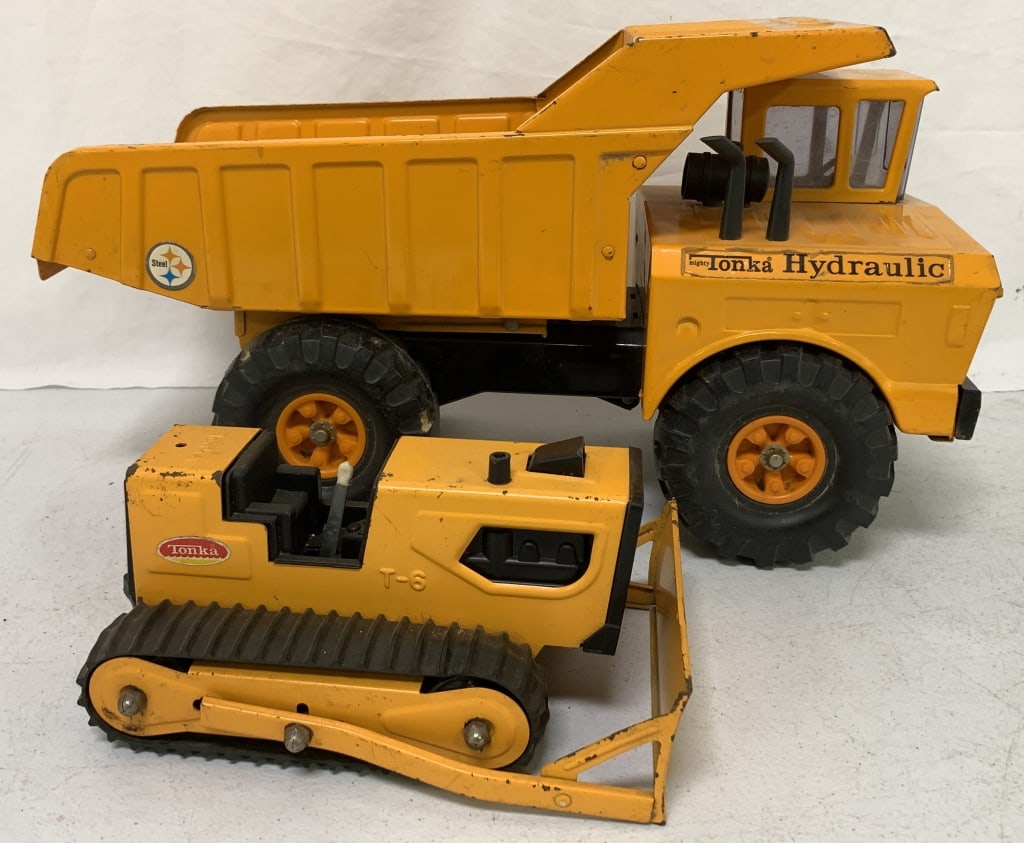 Tonka Hydraulic Dump Truck & T-6 Dozer: have scratches, paint loss and rust; hydraulics does not work; peeling stickers