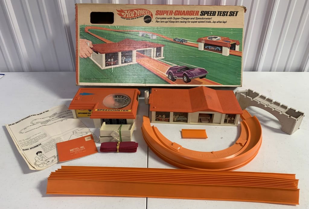 Hot Wheels Super Charger Speed Test Set: in original box, may or may not be complete, comes with original instruction, has none to very little use, box has some age and wear