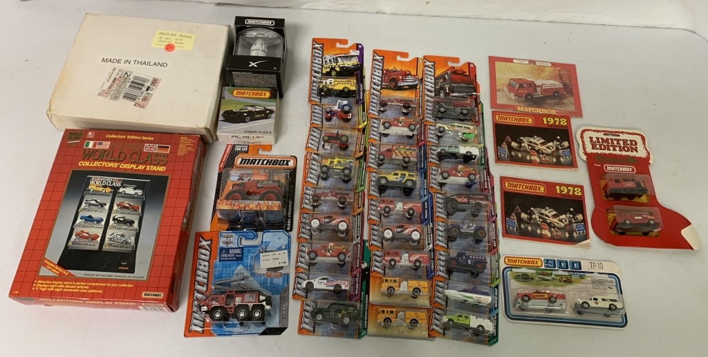 30+ pcs- Matchbox Die Casts, Display cases other (1 of 5)