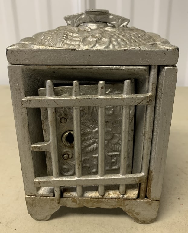 cast iron Jewel Safe bank, no key (1 of 7)