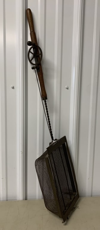 mechanical popcorn popper (1 of 3)