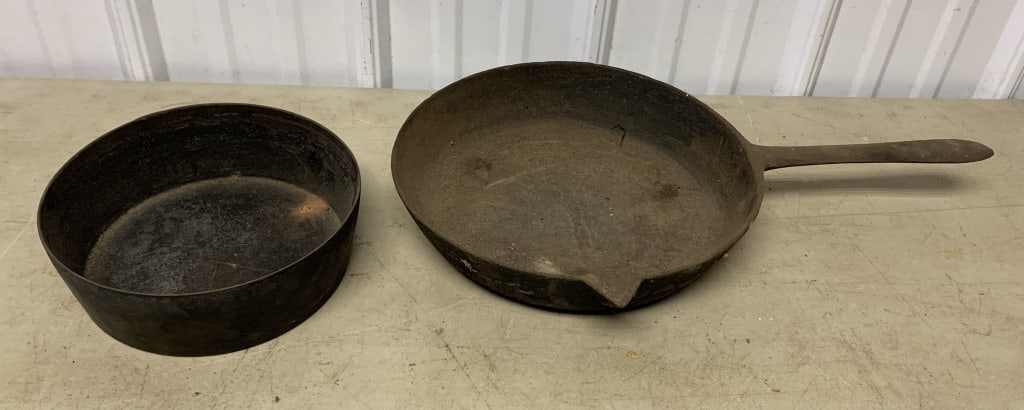 MH& E Co. Marietta PA 4 qt. pan + cast fry pan: have wear with rust