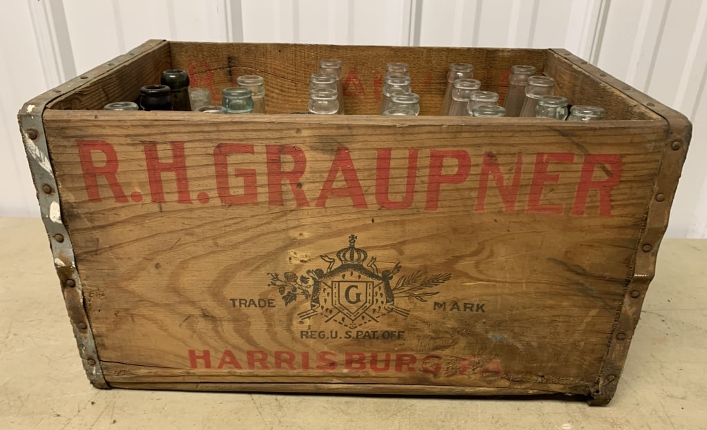 R. H. Graupner Harrisburg, PA wood beer crate (1 of 9)