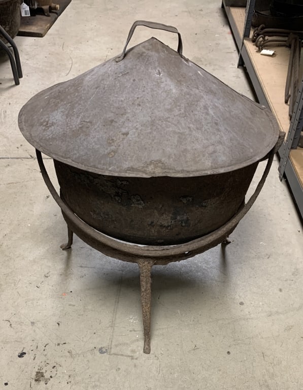 3 footed cast iron pot w /3 leg cast iron stand (1 of 4)