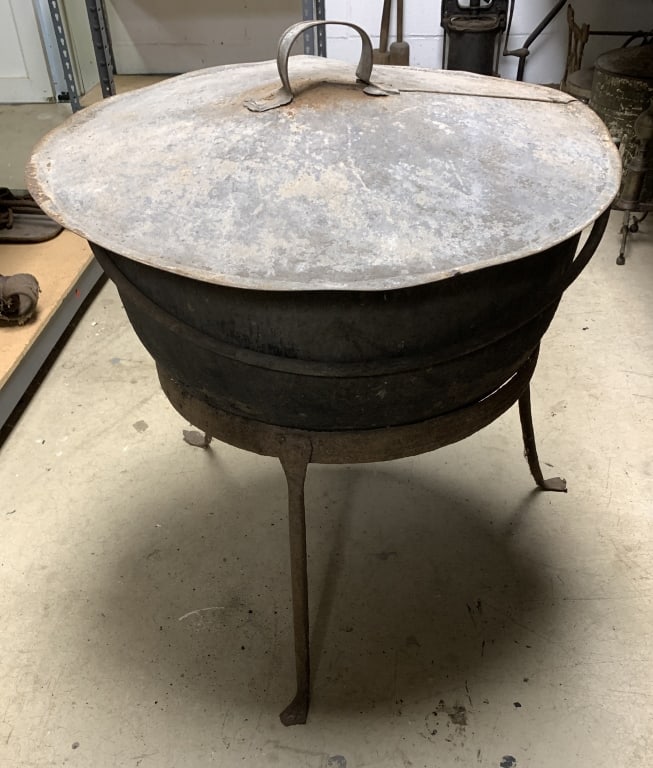 3 footed cast iron pot w /3 leg cast iron stand (1 of 4)