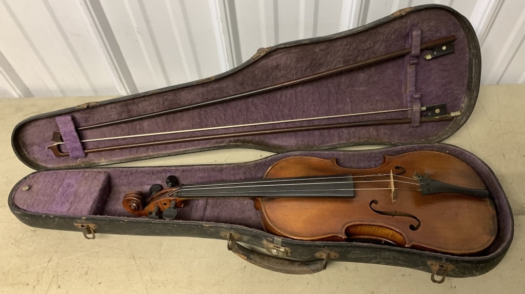 Violin in case (1 of 12)