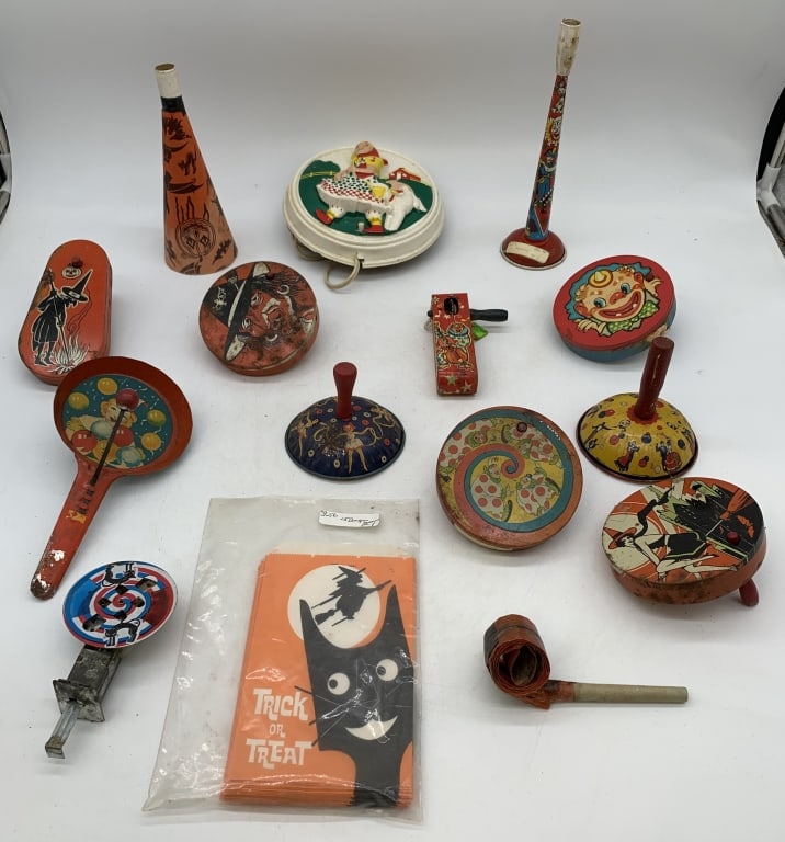 15 Halloween Clackers,Horns,Light,Others: rusty,well used