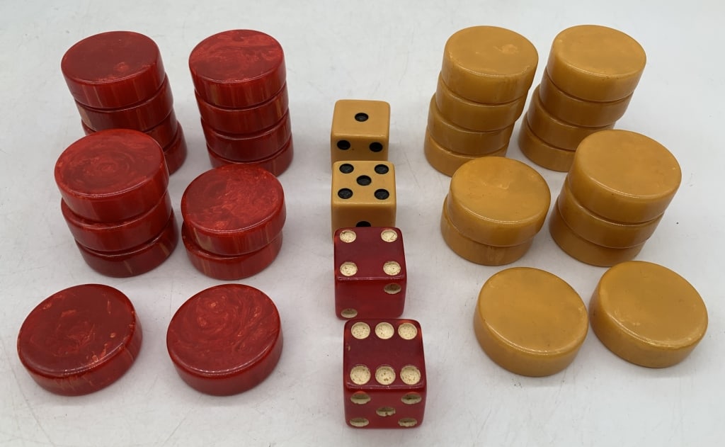 34 Backgammon Bakelite Discs/Dice: see photos