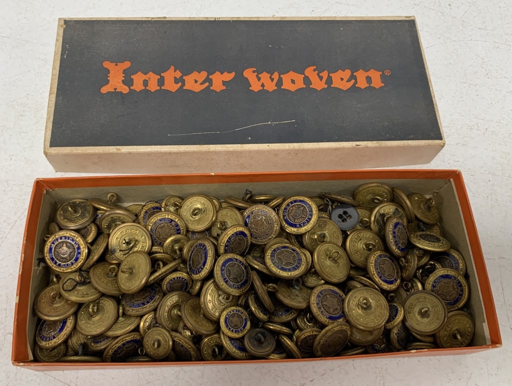 Interwoven Socks Box/American Legion Buttons: buttons by W.B.Co,pat Dec 6,1919,2 sizes of buttons,box shows some wear