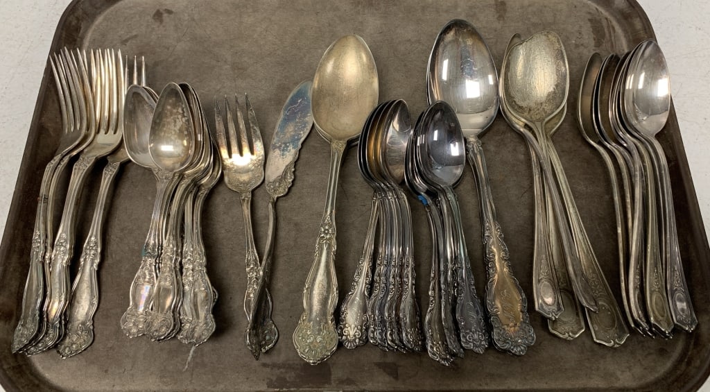 Lot of Mostly Rogers Silverplate Forks,Spoons (1 of 4)