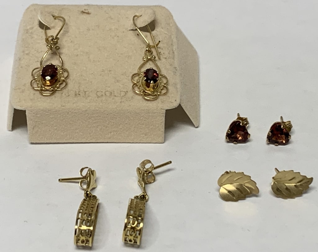 4 pr 14k Gold Ladies Earrings (1 of 7)