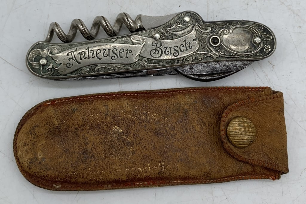 Anheuser-Busch pocket knife w/case (1 of 3)