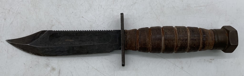 Bayonet: no markings, wear and age