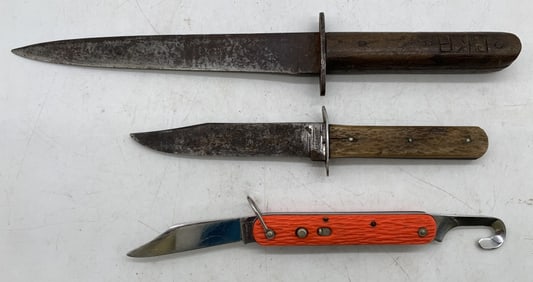 3 pcs- Bayonets & Pocketknife