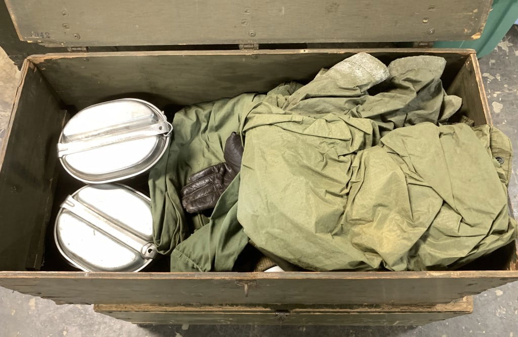 Military Foot Locker w/ Clothing, Mess Kits, other (1 of 5)