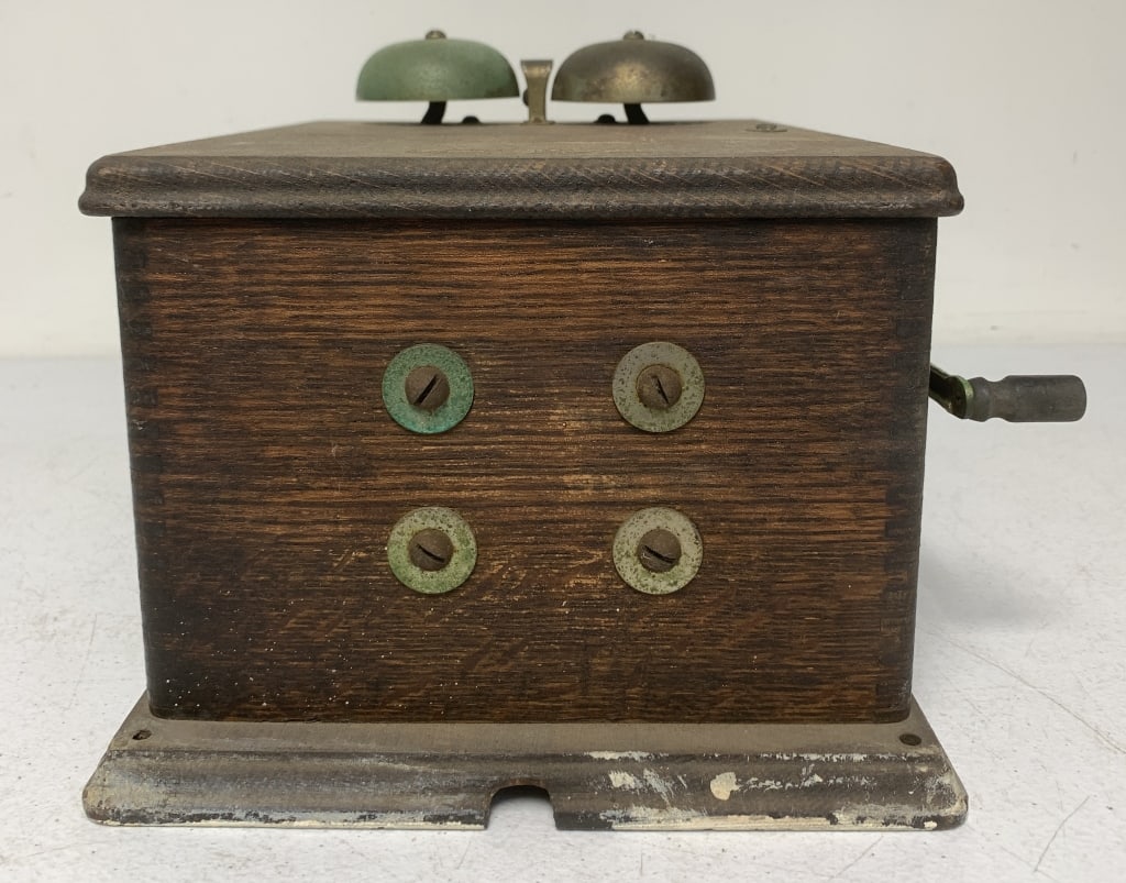 Western Electric hand crank ringer case (1 of 4)