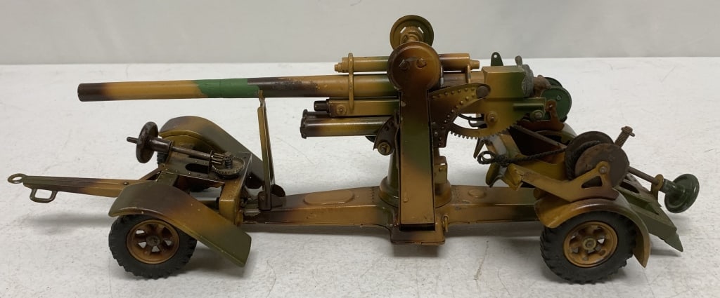 Marklin? Flak 88mm Cannon & Carts (1 of 3)