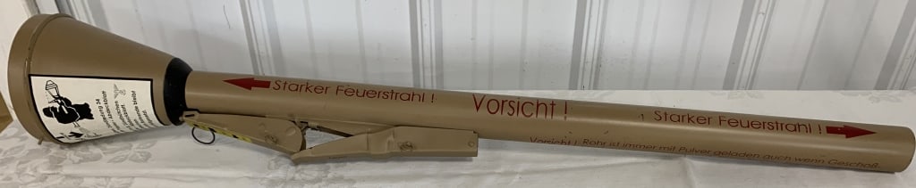 Panzerfaust 60m launcher non-firing replica: missing projectile; has scratches and wear; requires third party shipping