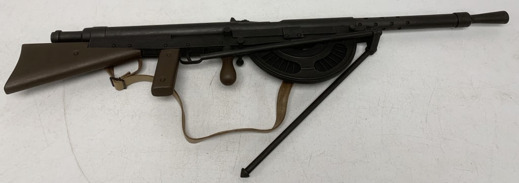 Chauchat non-firing replica rifle: has scratches and wear, missing end to tripod; requires third party shipping