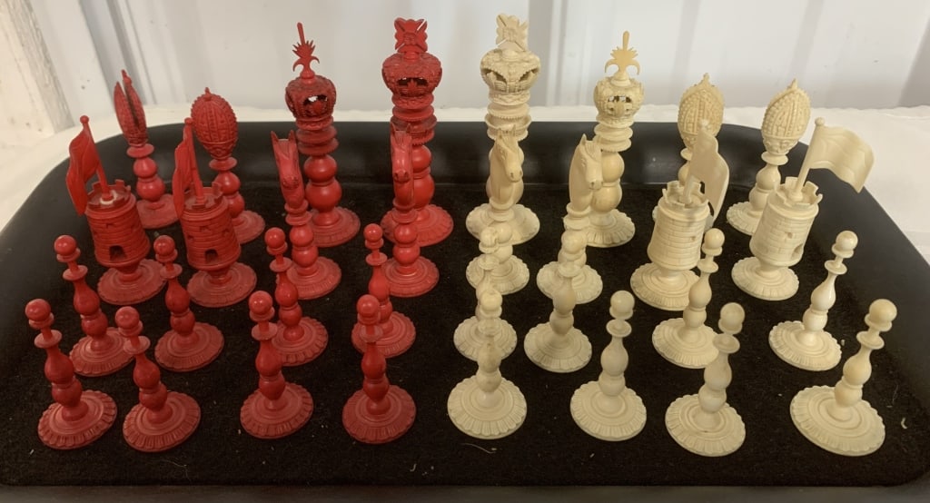 "Burmese" pattern antique bone? chess set;: Bone ?, some damage, as is - China