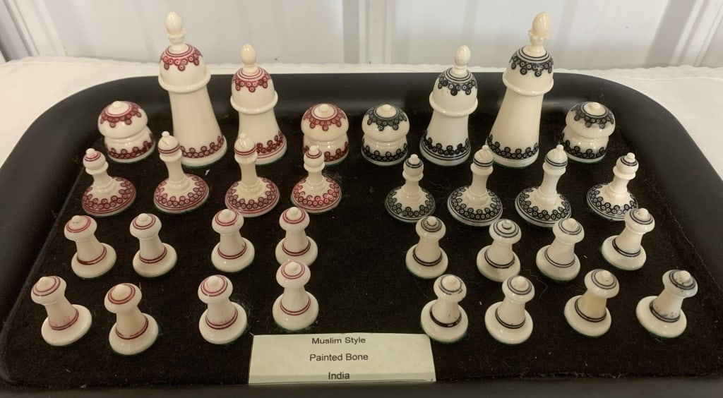 Muslim pattern bone chess set: bone - India