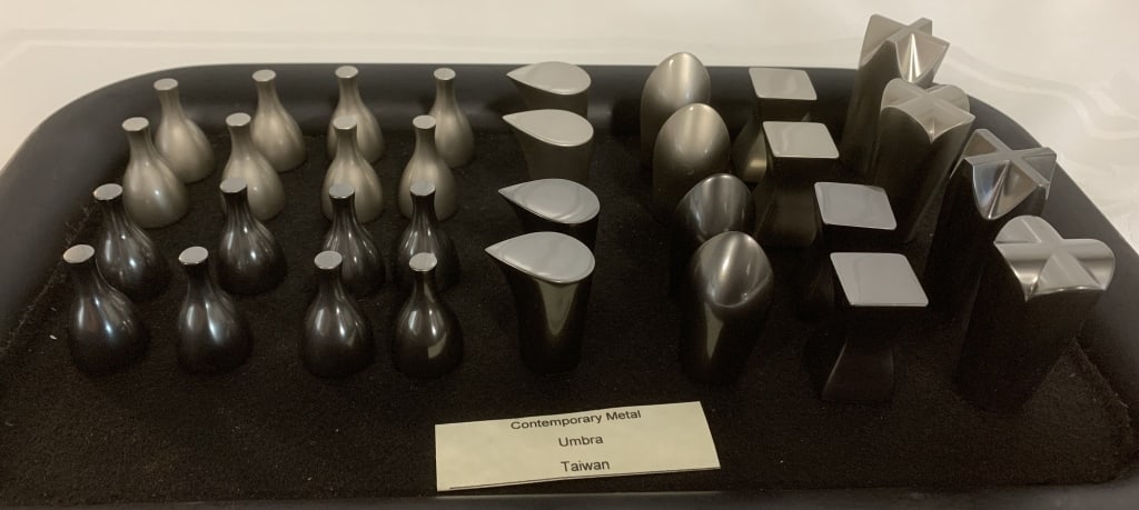 Metal chess set by Umbra w/box (1 of 3)