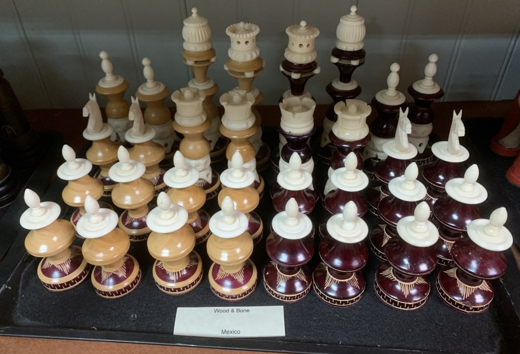Mexican Tarascan chess set: bone, wood- Mexico