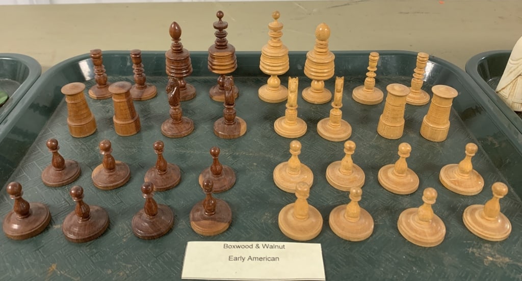 Early American boxwood & walnut chess set (1 of 3)
