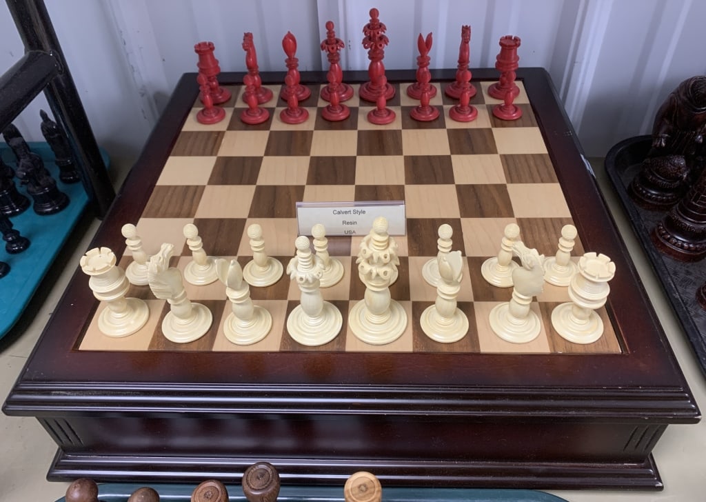 Calvert style resin chess set w/board (1 of 3)