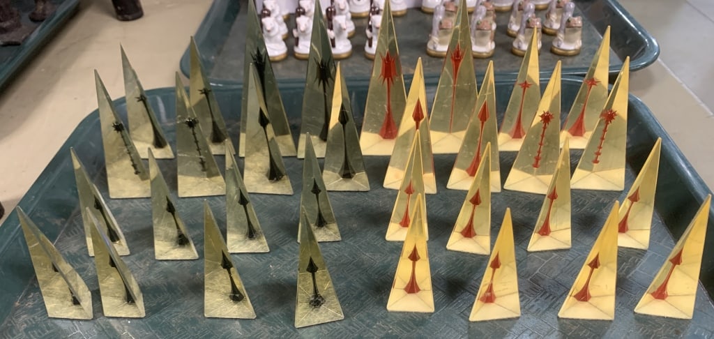 Resin pyramid chess set, pieces have scratches (1 of 3)