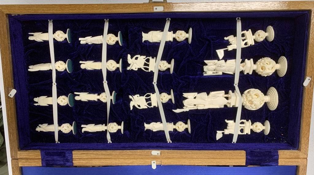 Chinese puzzleball bone? set; pieces have chips,: Bone?- China, box is scratched