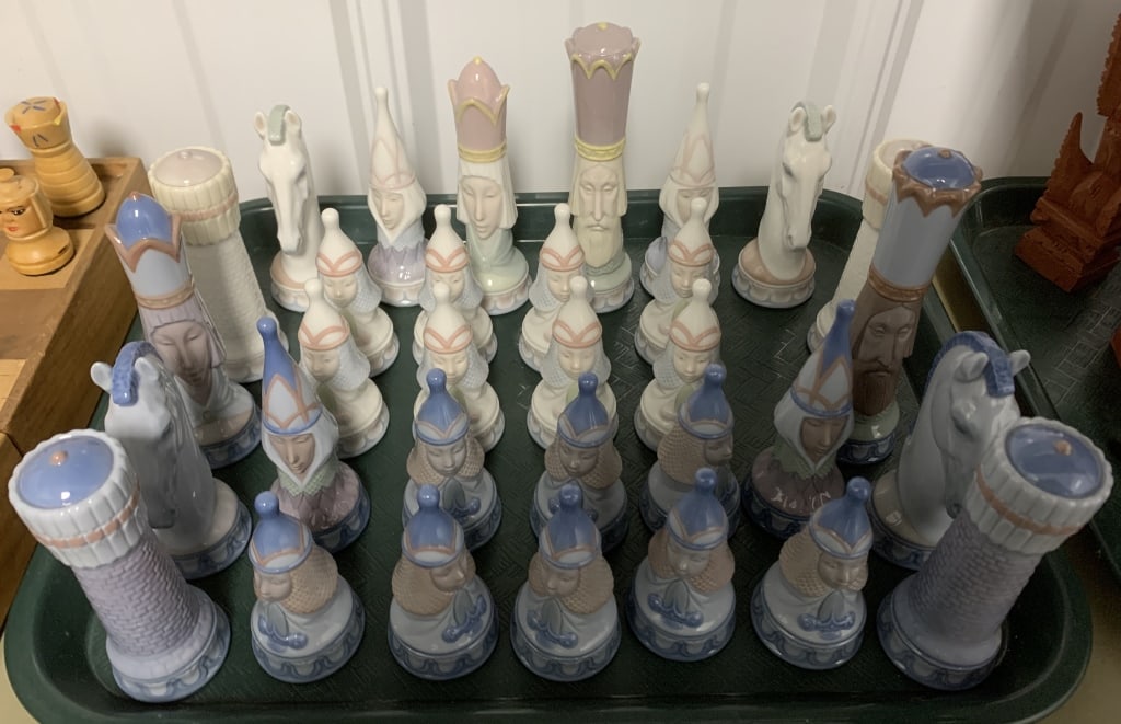Lladro porcelain chess set w/board; board has disc (1 of 5)