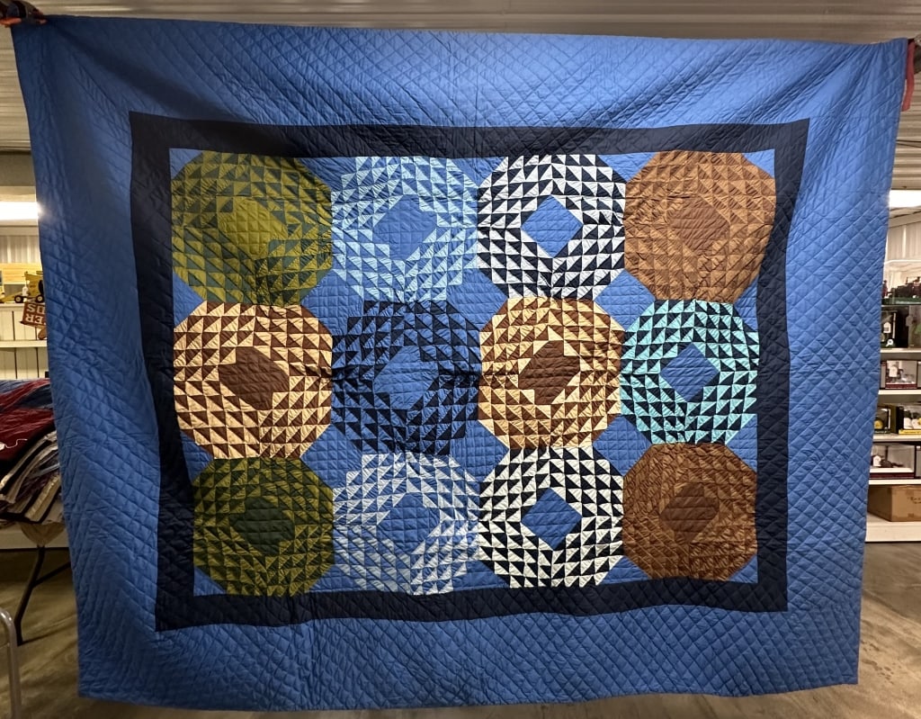 Contemporary Amish Made Quilt (1 of 3)