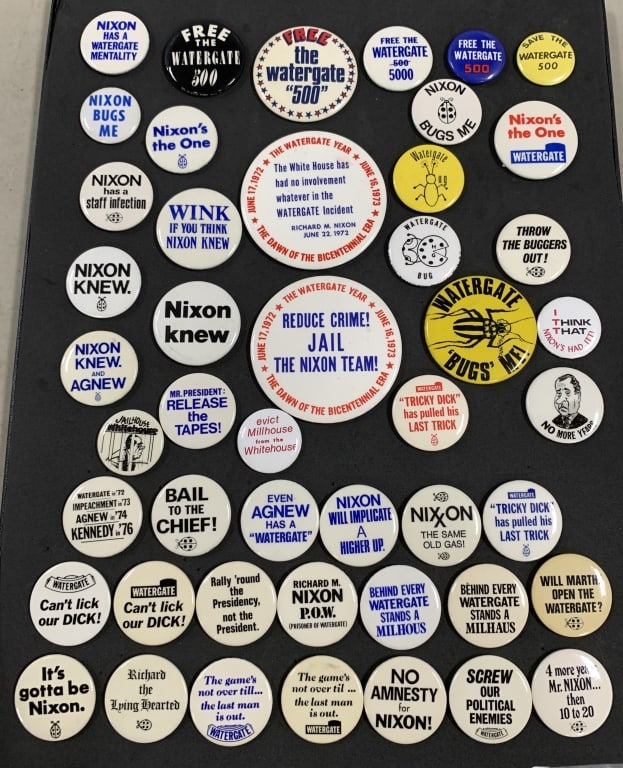LARGE ANTI NIXON WATERGATE THEME COLL. OF 46 BUTTO (1 of 3)