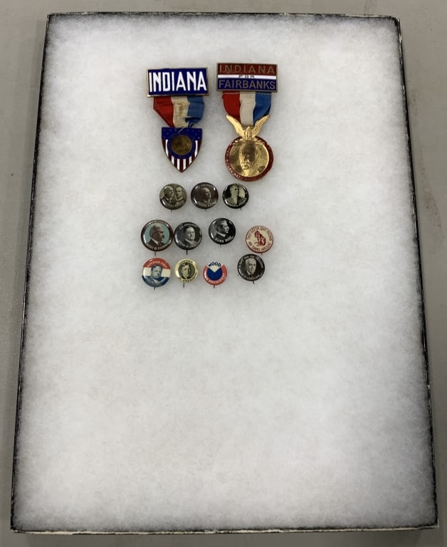 PRESIDENTIAL HOPEFUL COLL. OF 13 BUTONS & BADGES 1 (1 of 2)