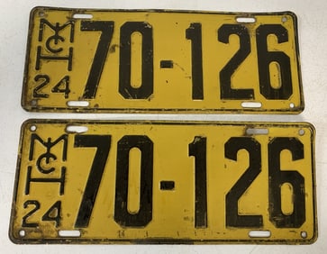 matching pair 1924 Michigan license plates