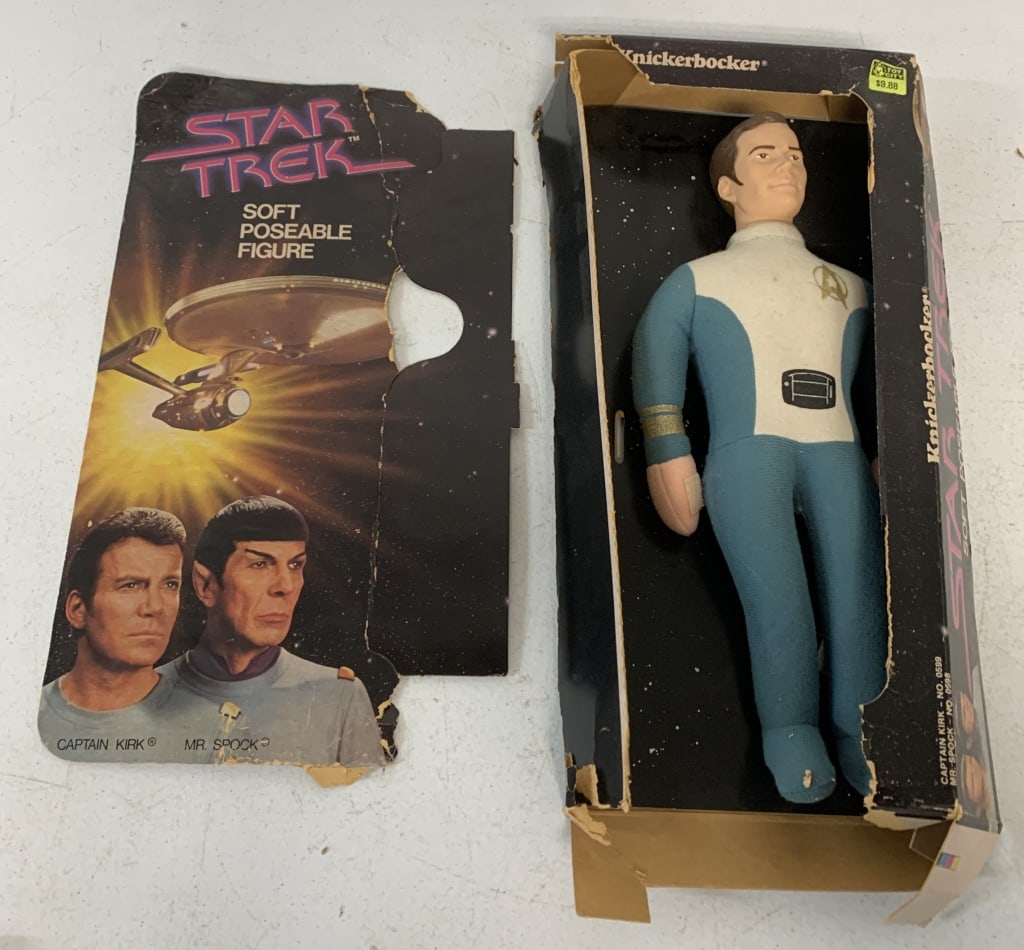 Knickerbocker Star Trek Captain Kirk figure (1 of 4)