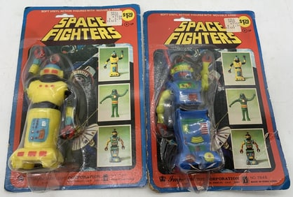 2 Space Fighters Vinyl figures in packages