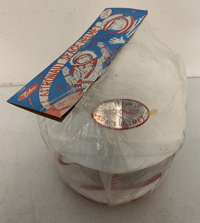 Coleco Astronaut Space Helmet in packaging (1 of 7)