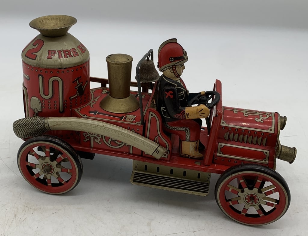 Modern Toys Sparkling Fire Engine (1 of 5)