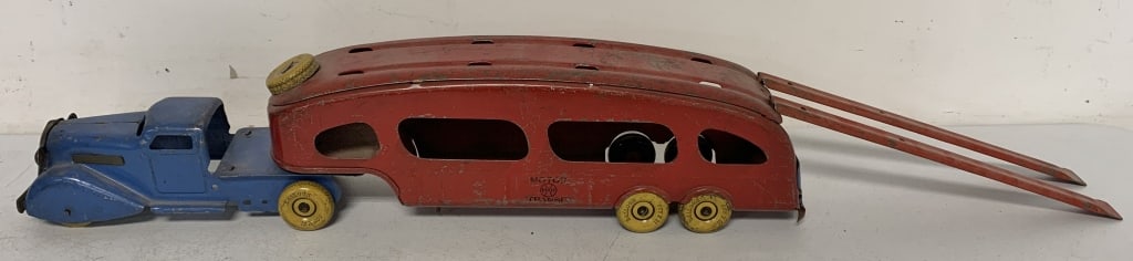 Marx pressed steel Motor Transport: has scratches, paint loss and rust; does have both ramps