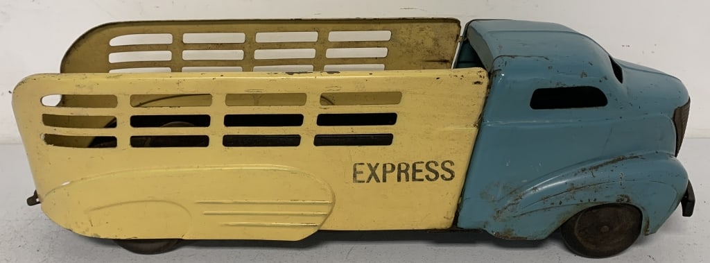 Wyandotte pressed steel Express Truck: has scratches, paint loss and rust