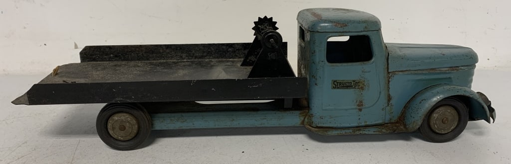 Structo pressed steel Flatbed Truck (1 of 6)