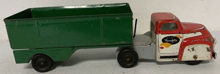 Wyandotte Side Dump Truck