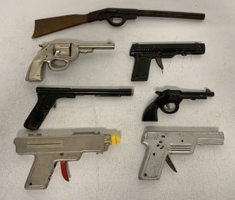 7 Wyandotte guns, cork, water, clicker & bell