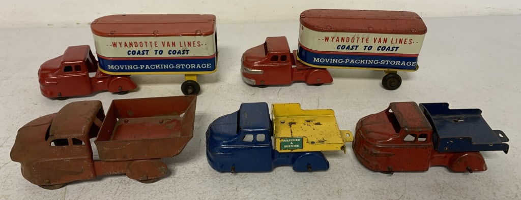 5 Wyandotte small pressed steel trucks (1 of 6)