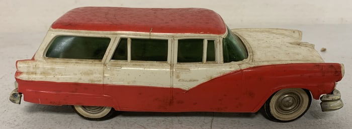 Ford Country sedan friction promo car