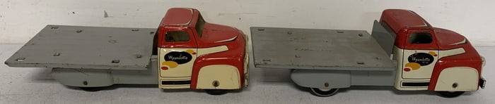 2 Wyandotte trucks