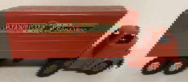 Wyandotte Van Lines Moving Truck